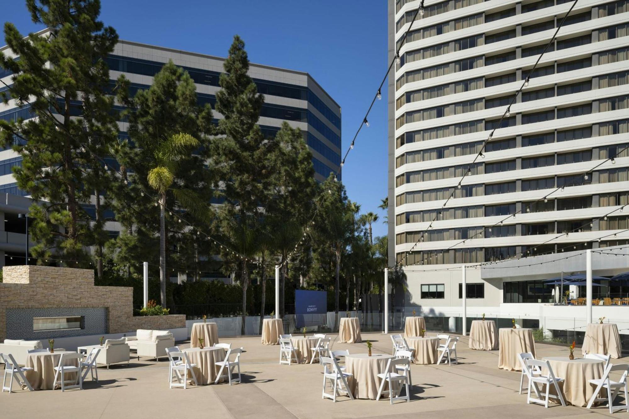 Irvine Marriott Hotel Exterior foto