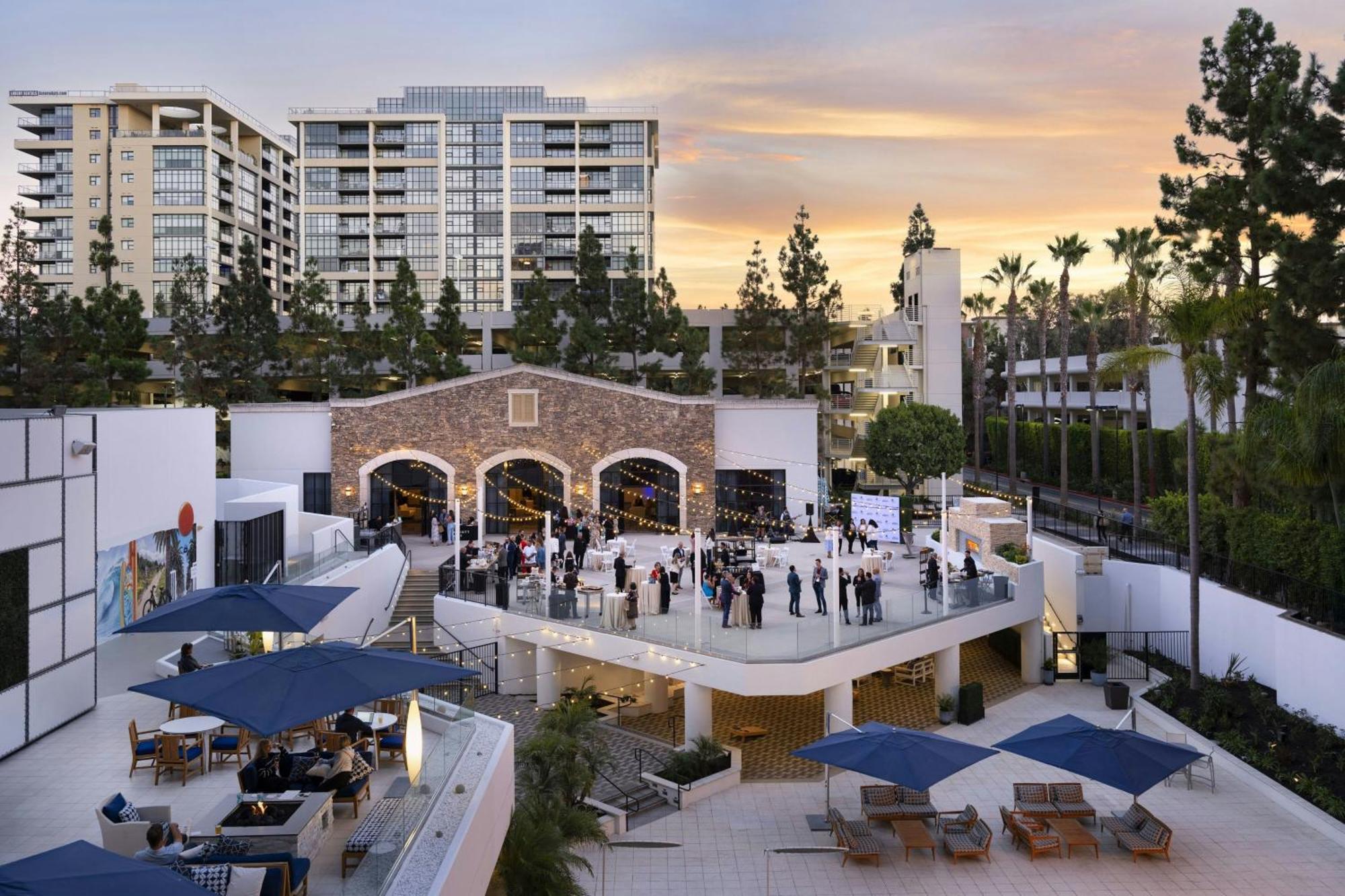 Irvine Marriott Hotel Exterior foto