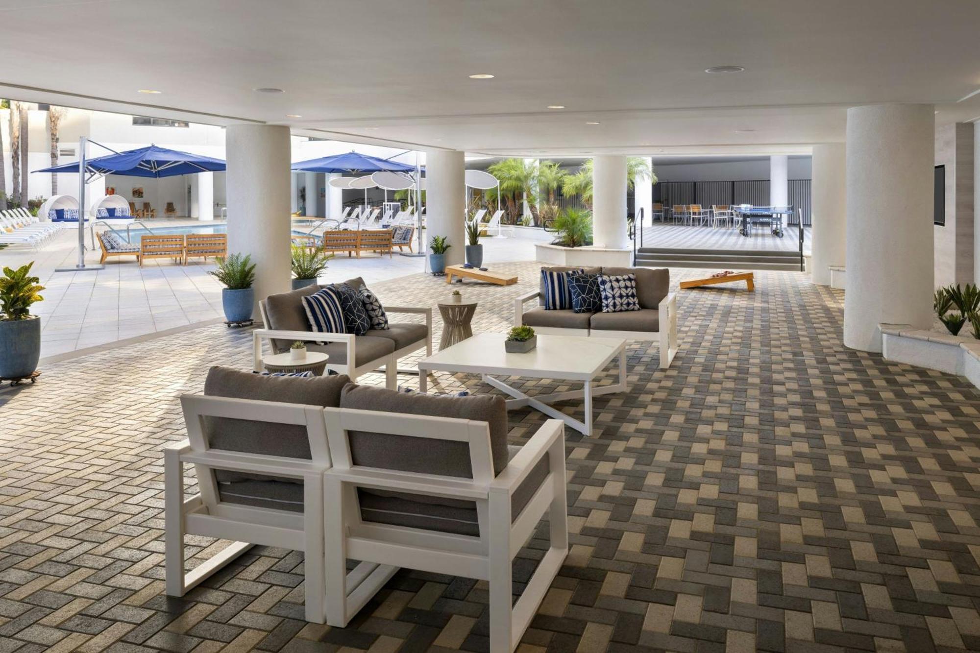 Irvine Marriott Hotel Exterior foto